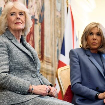 Brigitte Macron et la reine Camilla réunies pour récompenser ces deux livres au prix l’Entente littéraire