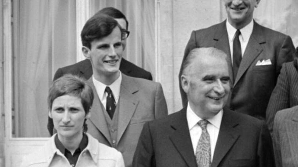 Barnier et Pompidou, d’où vient cette photo des deux seuls Premiers ministres censurés de la Ve République