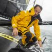 Vendée Globe : Louis Burton deuxième skippeur à abandonner, Charlie Dalin creuse l'écart en tête... Suivez la position des bateaux en direct