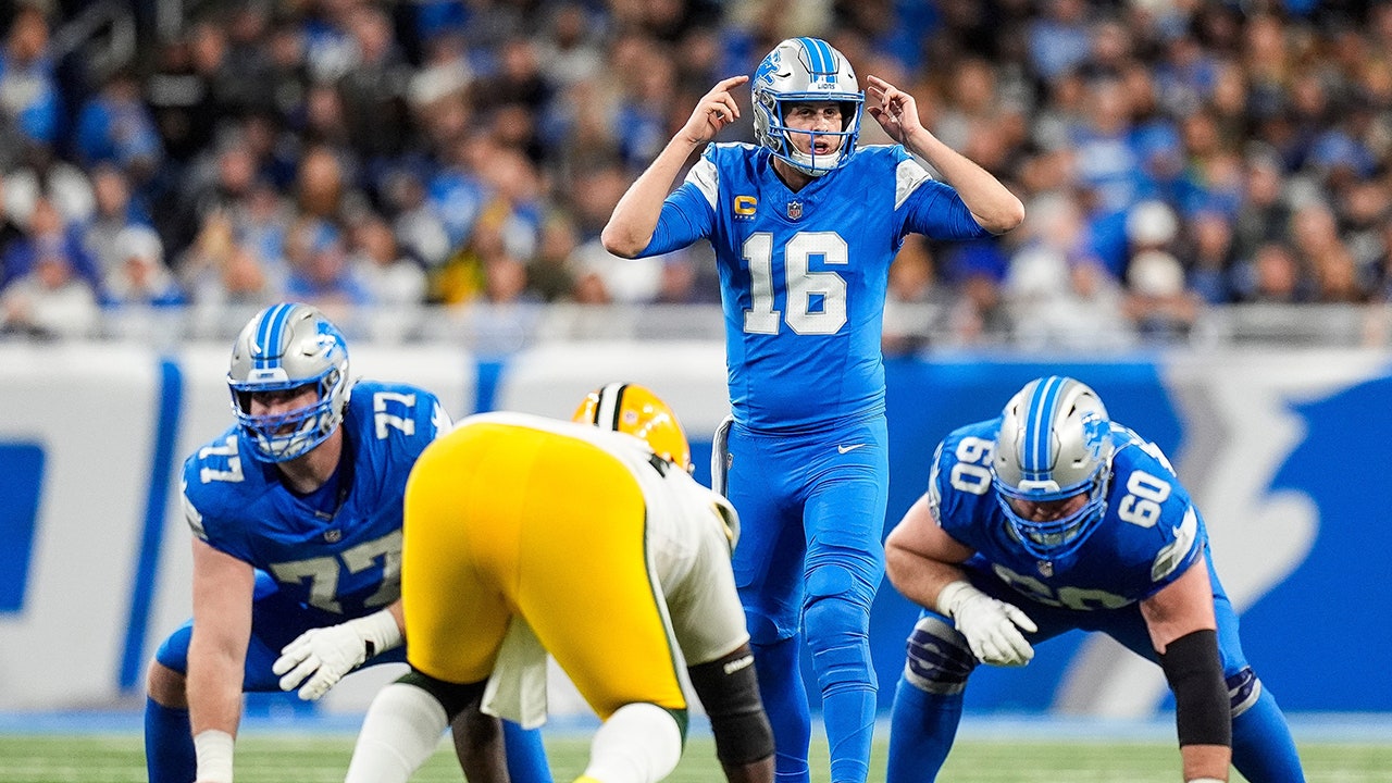 Lions clinch playoff spot with walk-off field goal in epic high-scoring affair against Packers