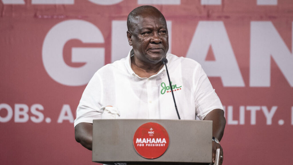 Ghana : l'ancien chef de l'État John Mahama remporte la présidentielle face au candidat du pouvoir