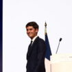 En pleine crise politique, Gabriel Attal prend les commandes de Renaissance