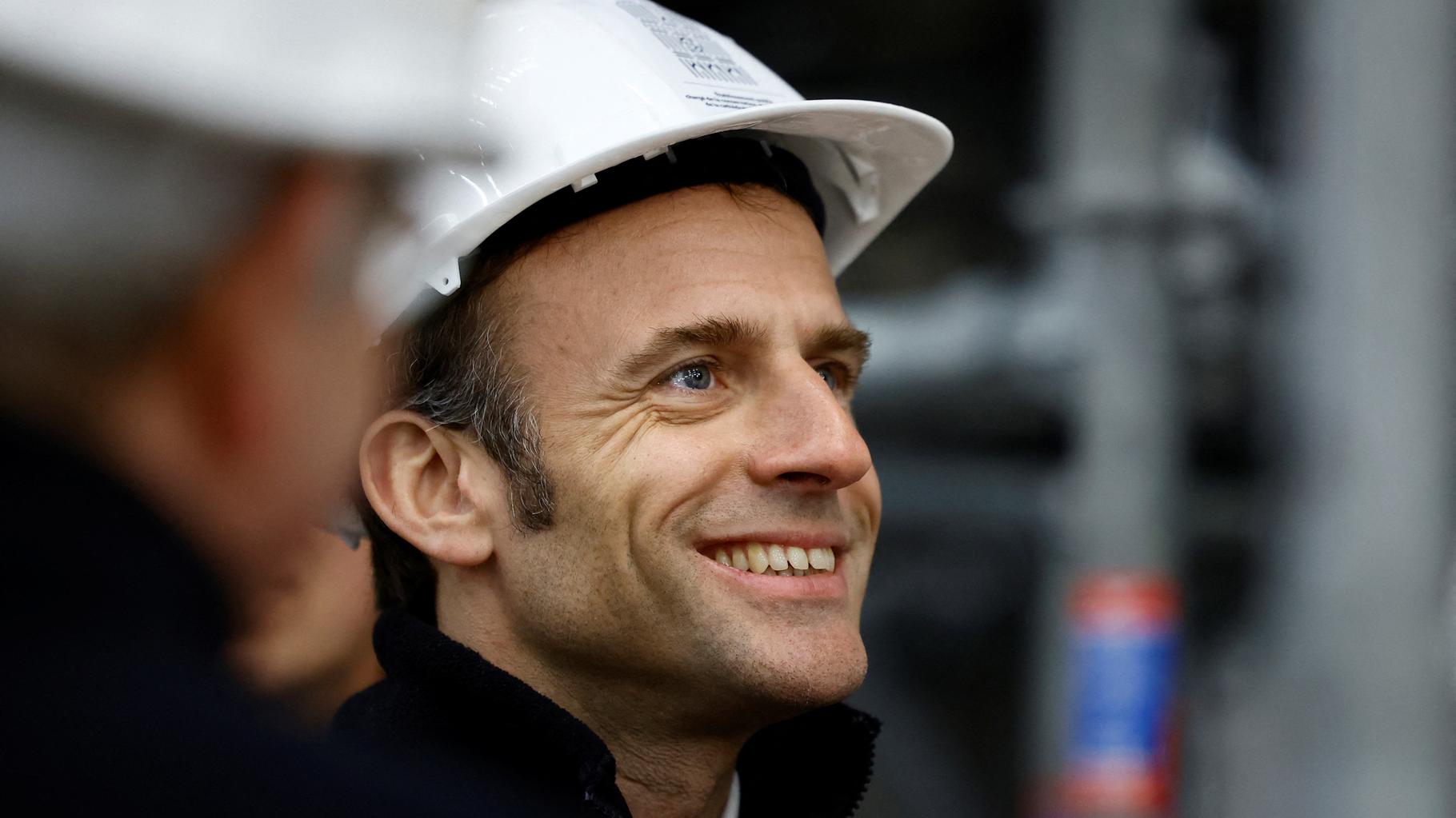 Macron vite rattrapé par le chantier de Matignon après sa parenthèse bénie à Notre-Dame