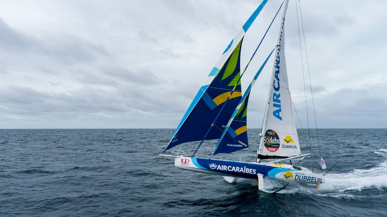 Vendée Globe : foil cassé pour Sébastien Simon, actuel deuxième de la course