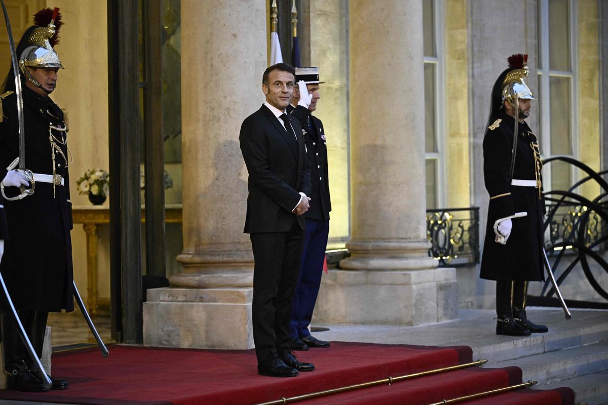 Toujours en quête d’un Premier ministre, Macron reprend ses consultations