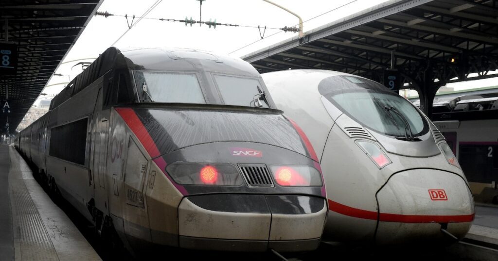 Pour un Paris-Stuttgart, une liaison opérée conjointement par la SNCF et la Deutsche Bahn, les prix diffèrent entre les sites de SNCF Connect et de la Deutsche Bahn, dénonce l'UFC-Que choisir