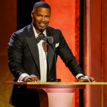 Sur Netflix, Jamie Foxx révèle qu’il a eu un AVC suite à une hémorragie cérébrale en 2023