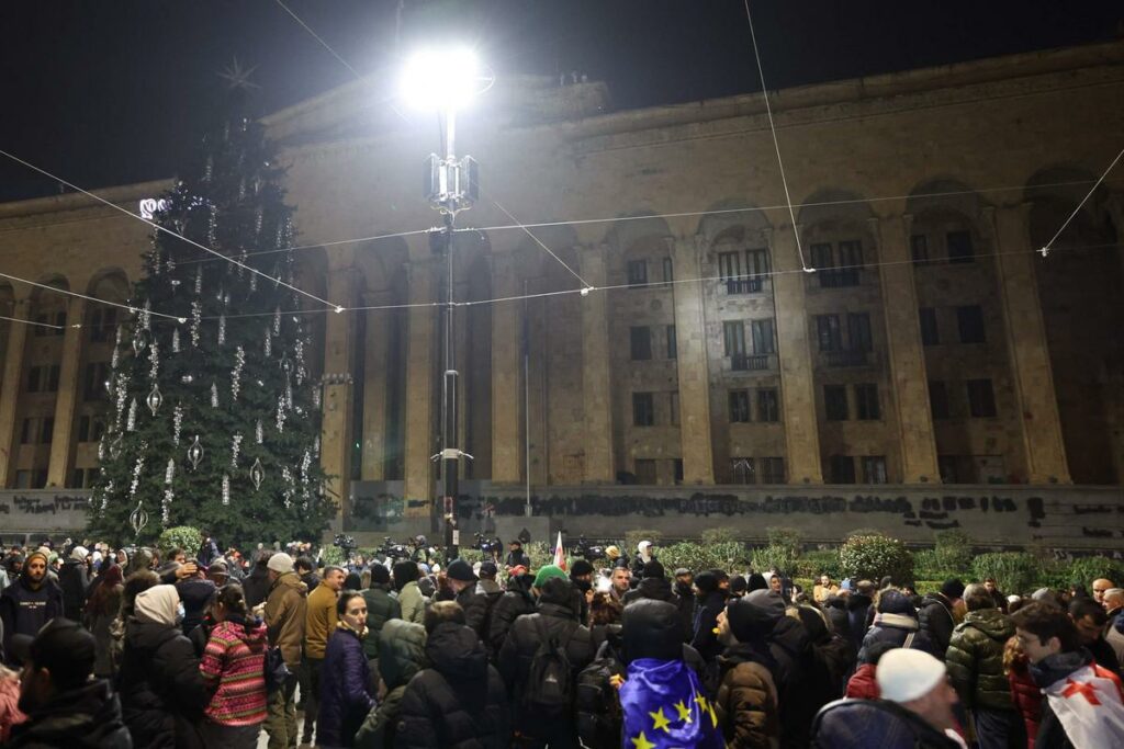 Treizième nuit consécutive de manifestations pro-européennes en Géorgie