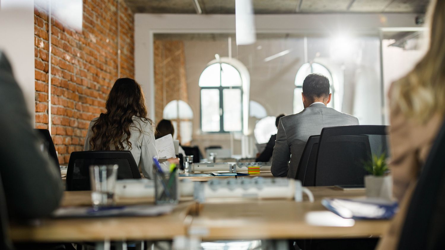 Les deux tiers des femmes ont déjà subi du sexisme au travail et neuf sur dix s'auto-déprécient, selon un sondage