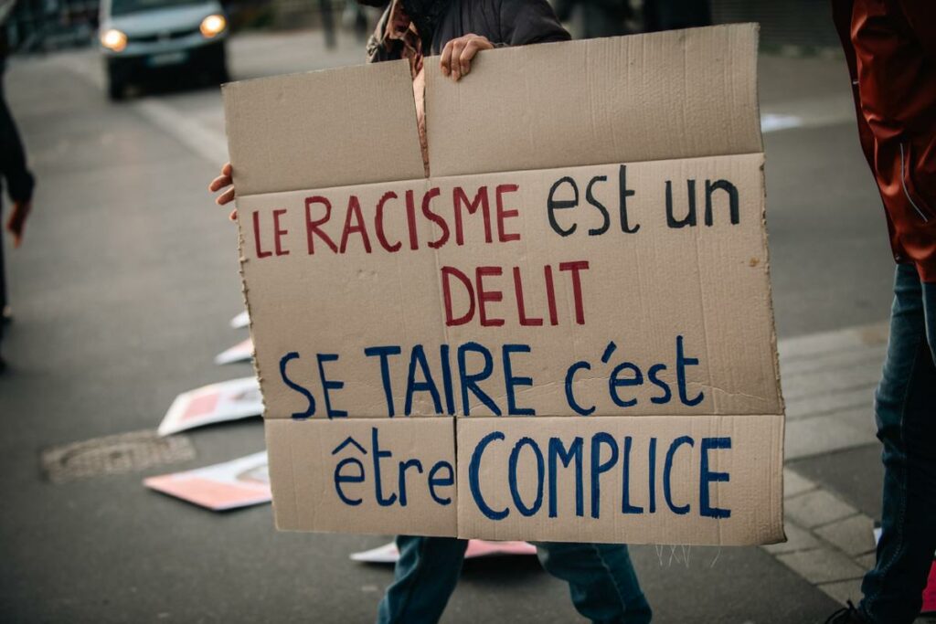 L’Arabe dans le miroir : réflexion sur la banalisation des propos racistes