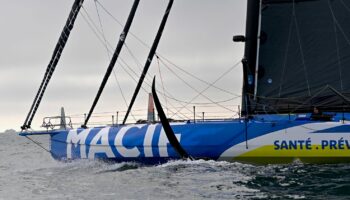 Vendée Globe : après un mois de course, Charlie Dalin file en tête à un "rythme de croisière"... Suivez la position des bateaux en direct