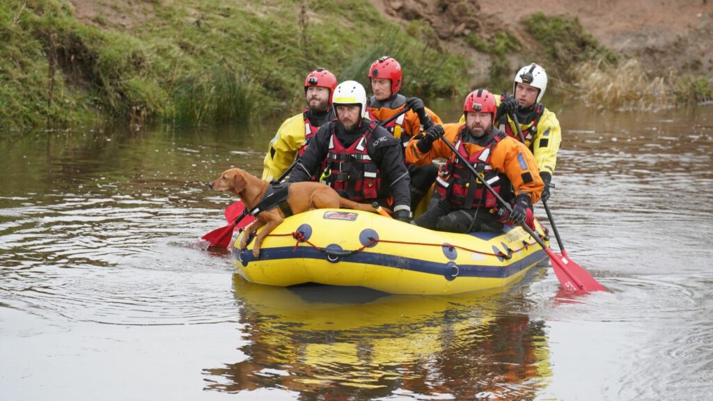 Search resumes for ex-England rugby player feared dead after car went into river