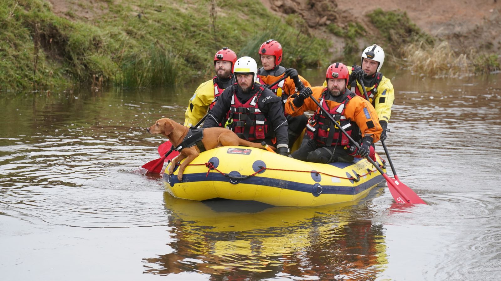 Search resumes for ex-England rugby player feared dead after car went into river