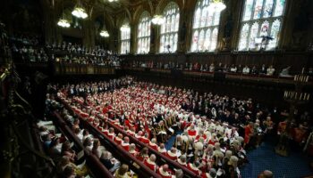 Au Royaume-Uni, la noblesse sur le point de perdre ses sièges héréditaires à la Chambre des Lords