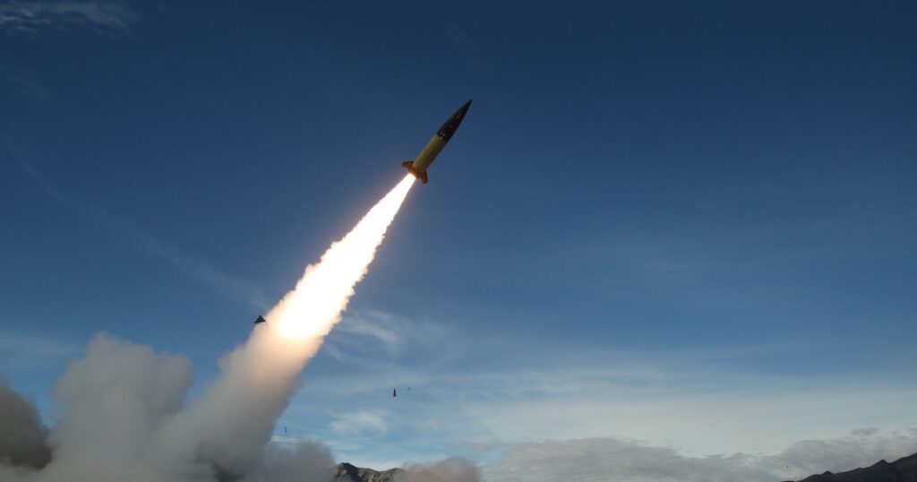 Un missile ATACMS lancé depuis une installation de l'armée américaine à White Sands (Nouveau-Mexique), le 14 décembre 2021