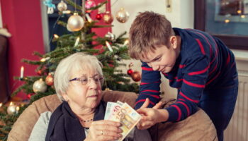 C'est la date limite pour débloquer l'argent que l'on donne à Noël : trop de Français se font surprendre