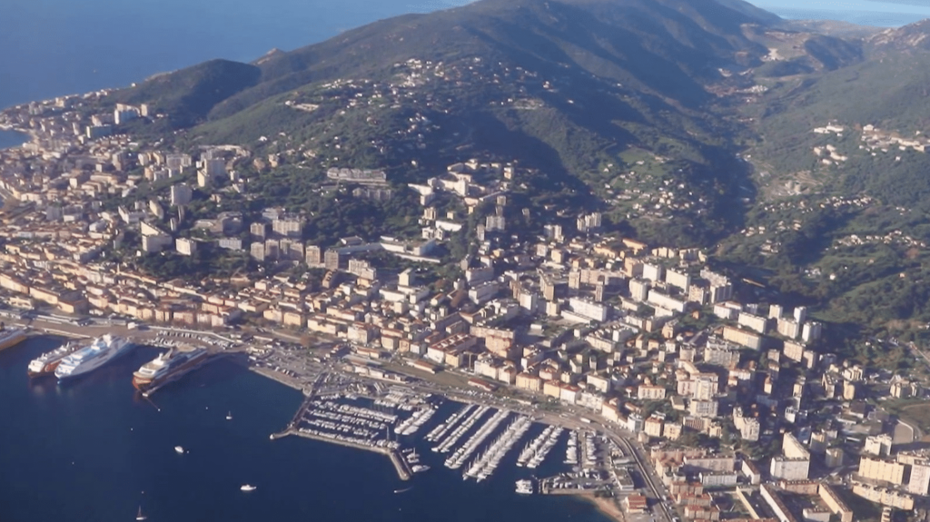 Visite du Pape en Corse : des préparatifs hors norme avant un weekend historique