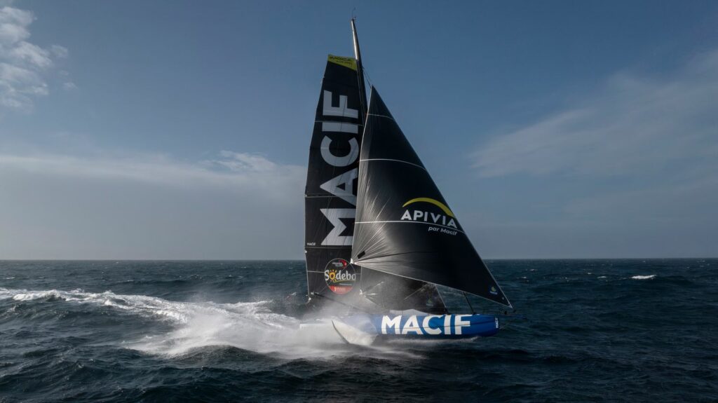 Vendée Globe : leader tranquille du classement, Charlie Dalin entre dans l'océan Pacifique... Suivez la position des bateaux en direct