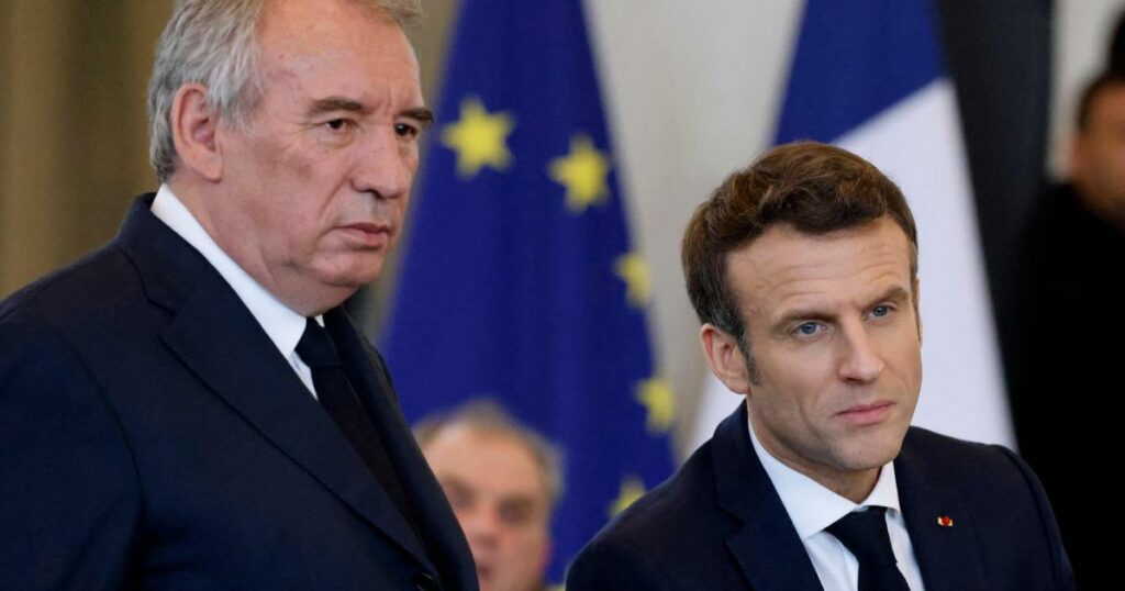 François Bayrou, qui “ne séduit ni d’un côté ni de l’autre”, nommé Premier ministre