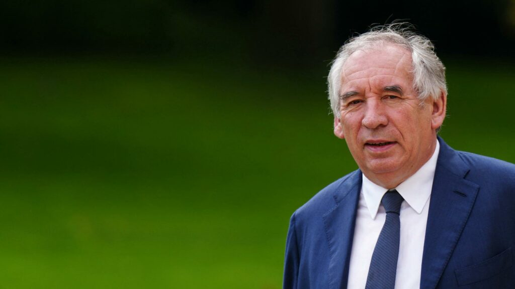 François Bayrou à peine nommé Premier ministre que la menace d’une motion de censure plane déjà