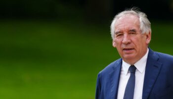 François Bayrou à peine nommé Premier ministre que la menace d’une motion de censure plane déjà