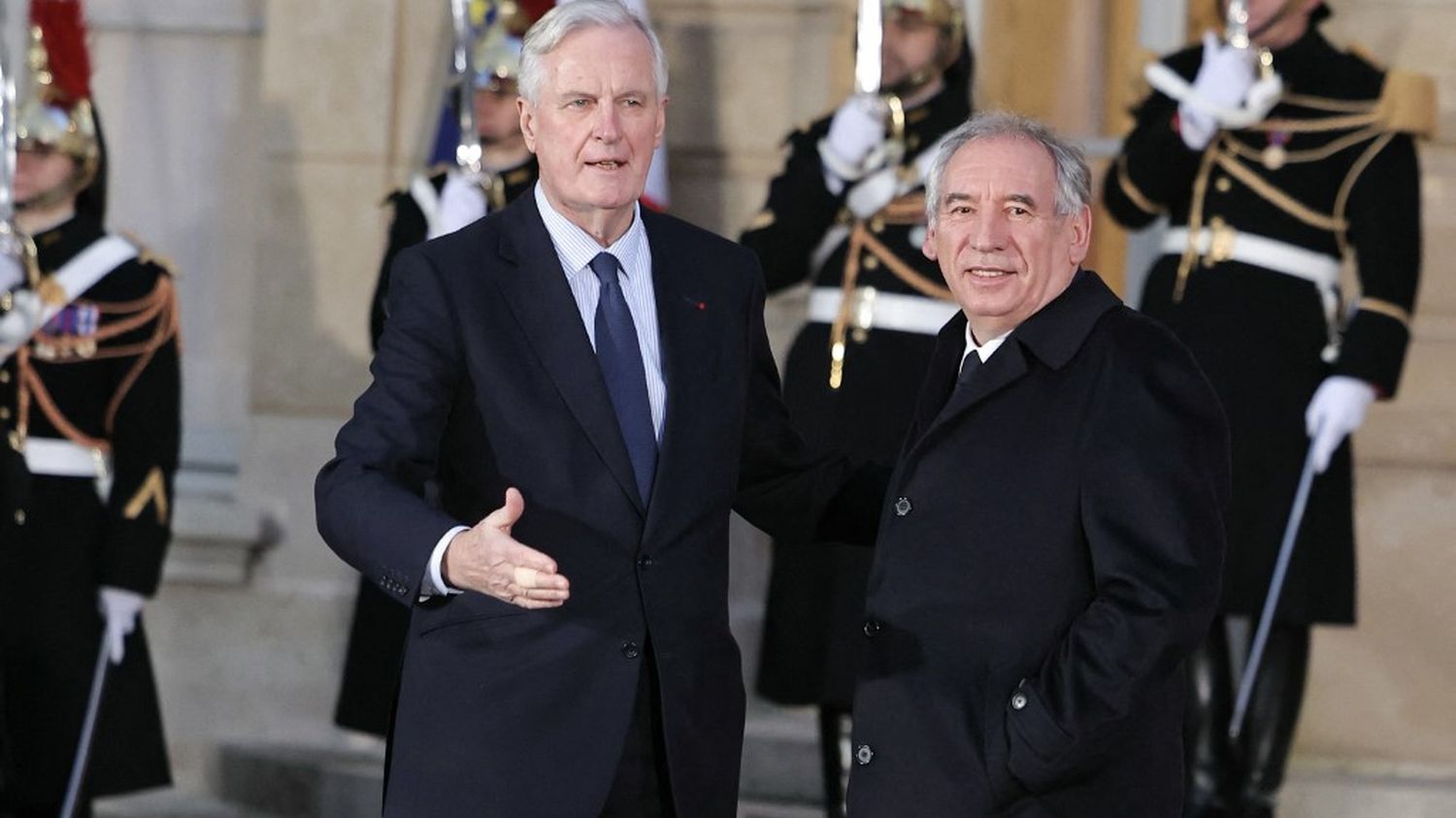 François Bayrou nommé Premier ministre : suivez la passation de pouvoir avec Michel Barnier à Matignon