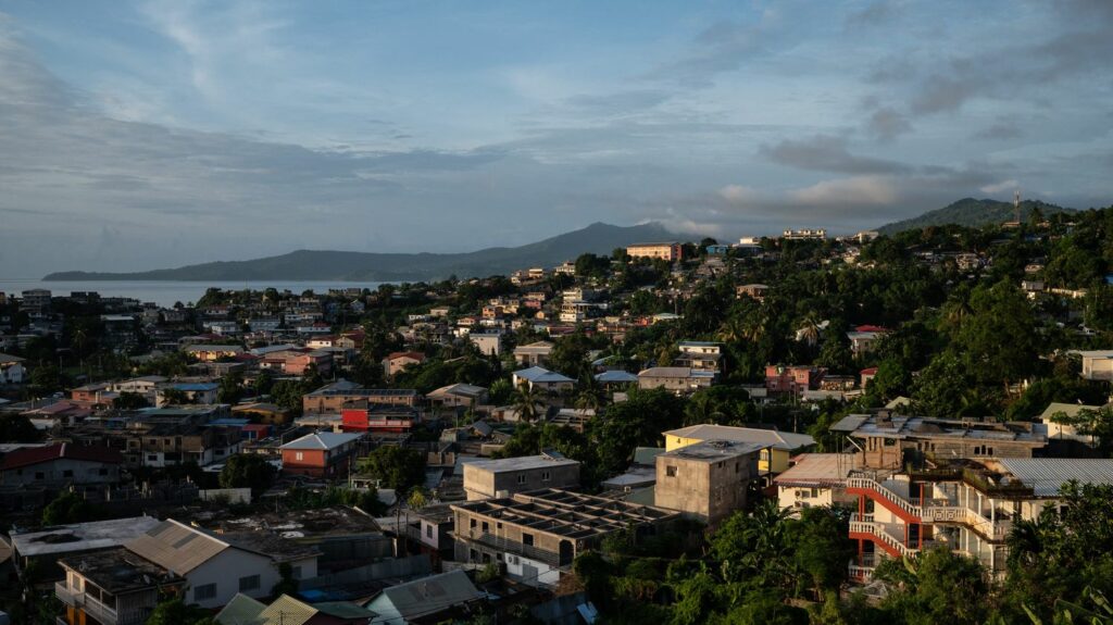 Mayotte : "Le cyclone a été d'une forte intensité avec un impact considérable", confirme la sécurité civile