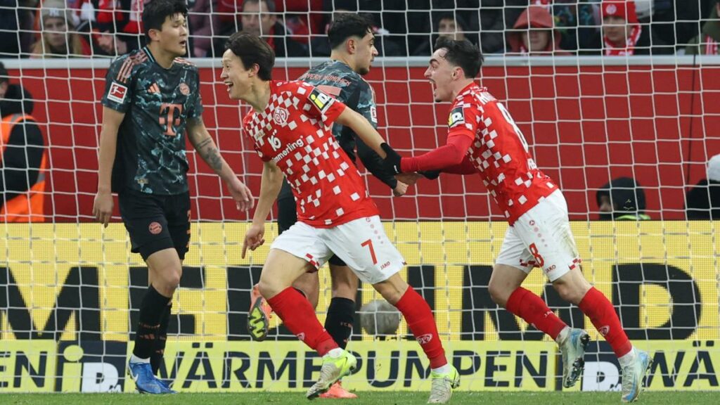 Bayern rennen in Mainz Rückstand hinterher