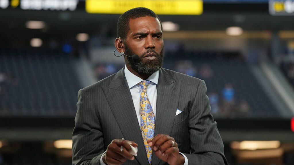 Football community rallies around NFL legend Randy Moss after revealing cancer diagnosis