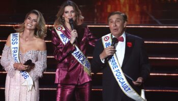 Miss France 2025 : Jean-Pierre Foucault a reçu sa propre écharpe de Miss après un hommage émouvant