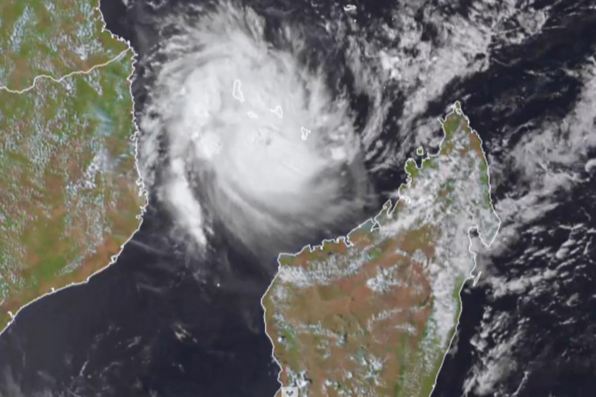 Mayotte dévasté par un cyclone « exceptionnel » : au moins 14 morts, le bilan s’annonce lourd