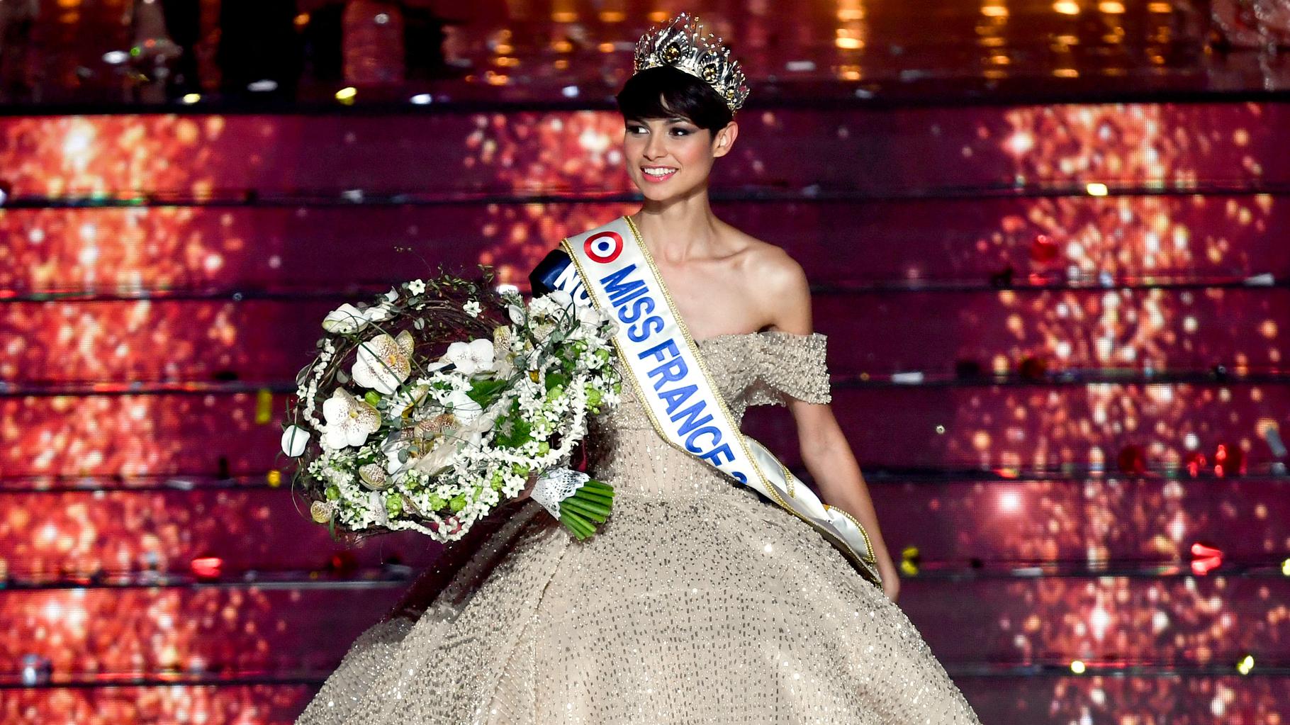 Miss France 2024, Ève Gilles, apprend en direct qu’elle va participer à DALS sur TF1