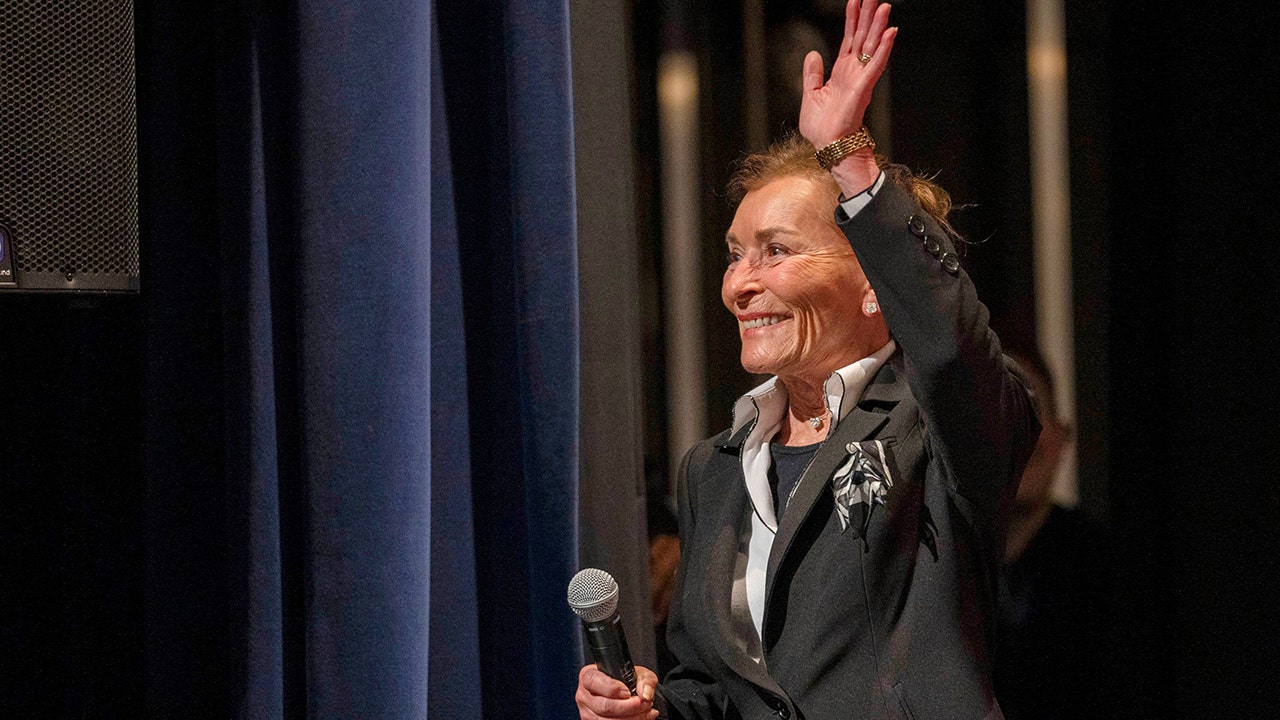 Judge Judy joins superfan Jim Harbaugh as Chargers honorary captain vs. Buccaneers