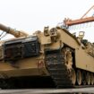 Un char américain Abrams, le 3 décembre 2022 dans le port de Gdynia, en Pologne