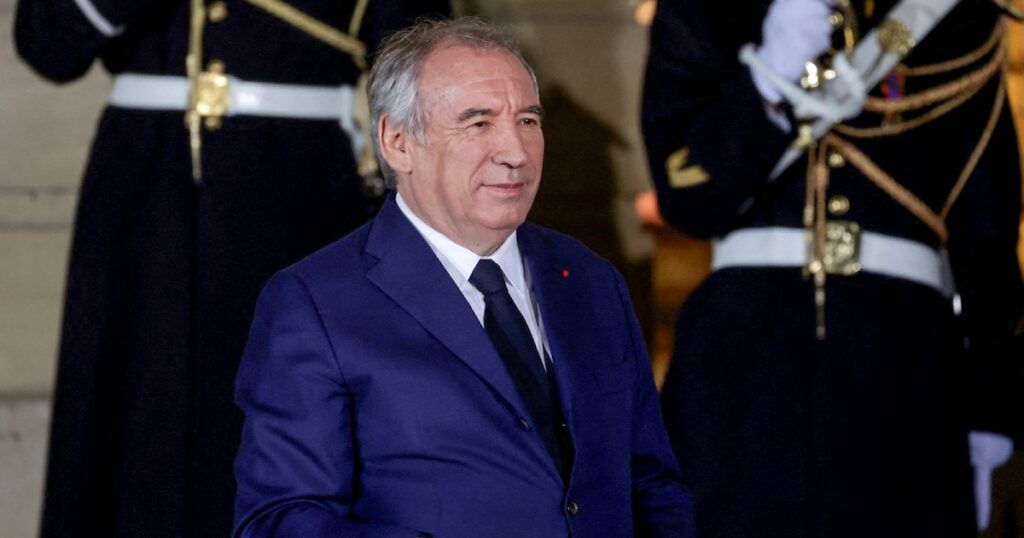 Le nouveau Premier ministre François Bayrou à Matignon le 13 décembre 2024