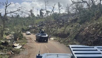 Cyclone Chido à Mayotte : pont aérien depuis La Réunion, hôpital de campagne… Comment s’organisent les secours ?