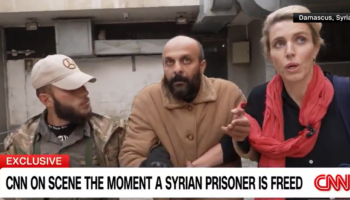 Syrie : ce que répond CNN sur la possible fausse identité du prisonnier libéré devant Clarissa Ward