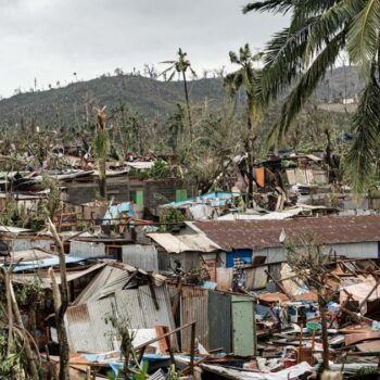 Un cyclone ravage Mayotte : les plus pauvres en première ligne face aux assauts climatiques