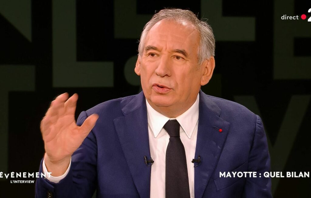 EN DIRECT Nouveau gouvernement : François Bayrou promet la liste de ses min…