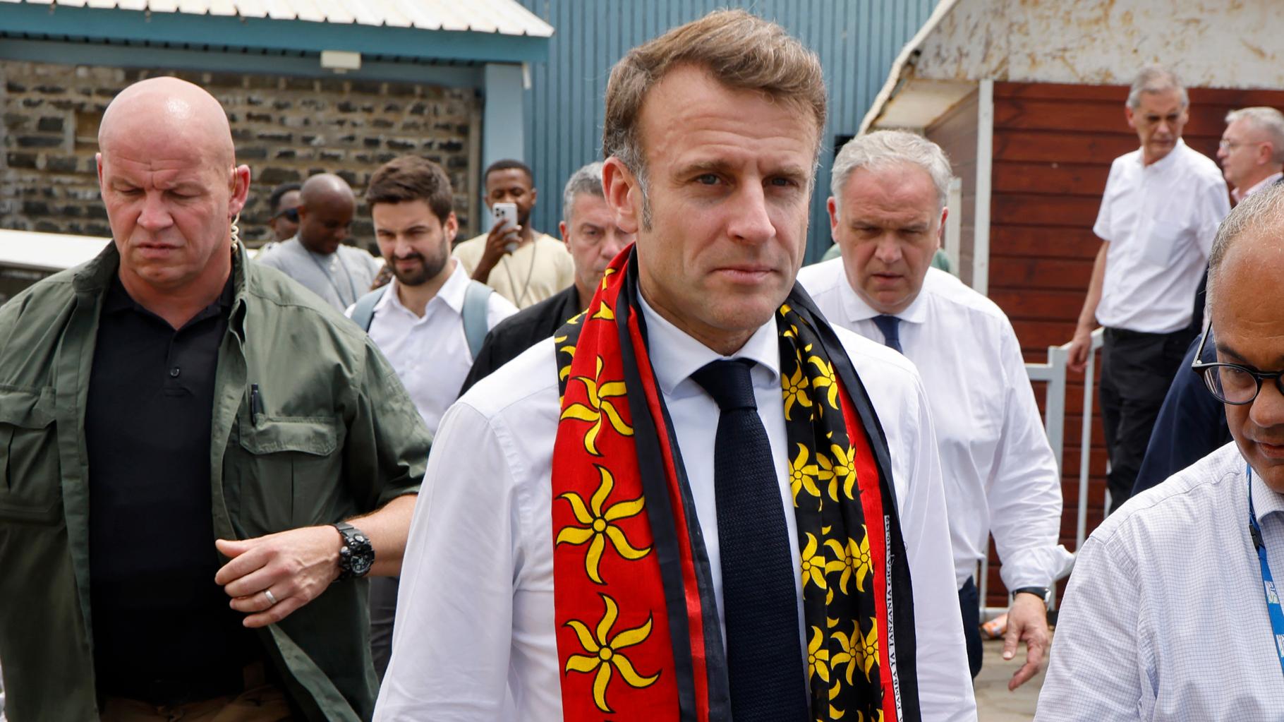 À Mayotte, Emmanuel Macron perd son sang-froid face à des Mahorais en colère