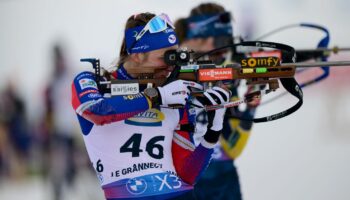 Biathlon : Justine Braisaz-Bouchet remporte sa première victoire de la saison lors du sprint au Grand-Bornand