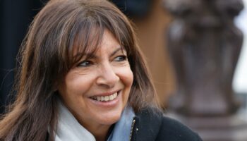 Anne Hidalgo : un an après son voyage à Tahiti, la mairie de Paris s’explique sur ses factures téléphoniques