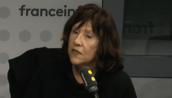 Dans les grandes familles de créateurs d'entreprises, "on voit la même difficulté à laisser la place, notamment à la chair de sa chair", dit Raphaëlle Bacqué