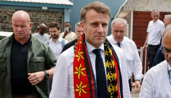 Après sa colère à Mayotte, Emmanuel Macron se défend en évoquant des « gens du RN qui insultaient la France »