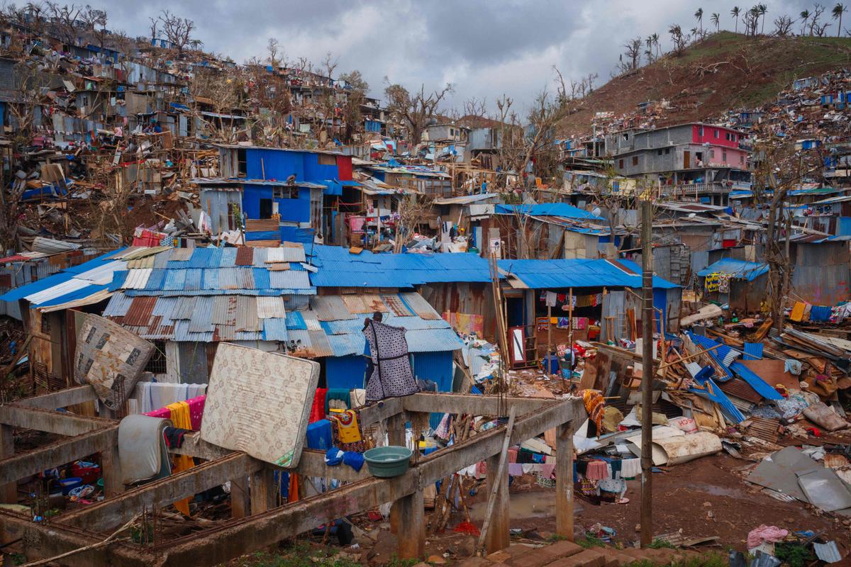 À Mayotte, après le cyclone Chido : « Un film d’horreur se déroule sous nos yeux »