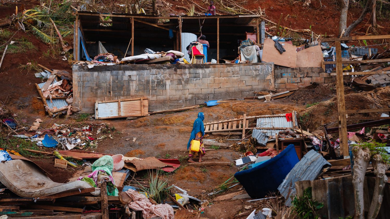 Cyclone Chido à Mayotte : le dernier bilan provisoire fait état de 35 morts et 78 blessés graves