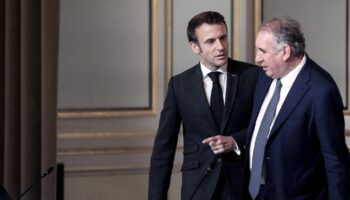 "Ça va mal se passer" : entre François Bayrou et Emmanuel Macron, une forme de cohabitation qui ne dit pas son nom