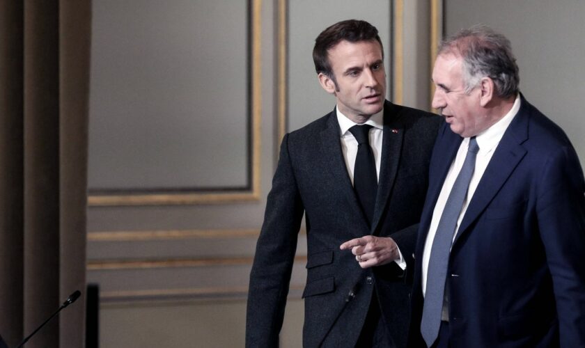 "Ça va mal se passer" : entre François Bayrou et Emmanuel Macron, une forme de cohabitation qui ne dit pas son nom