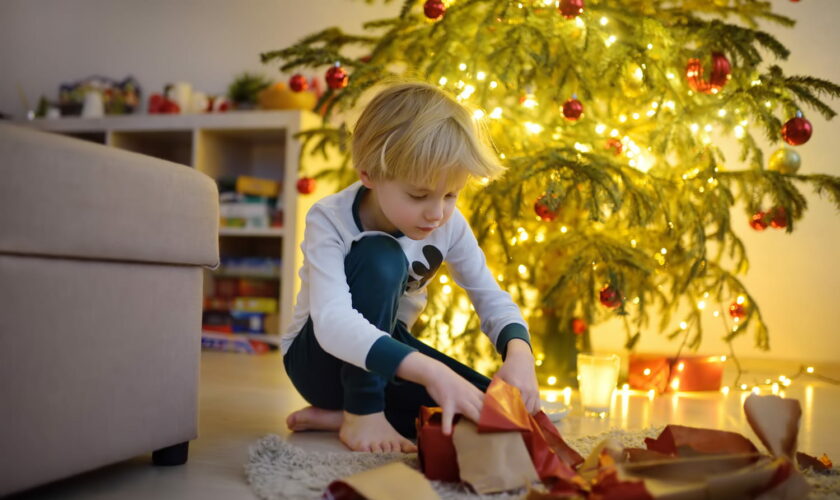 24 au soir ou 25 au matin ? Cette date est la meilleure pour offrir les cadeaux de Noël aux enfants, et voici pourquoi