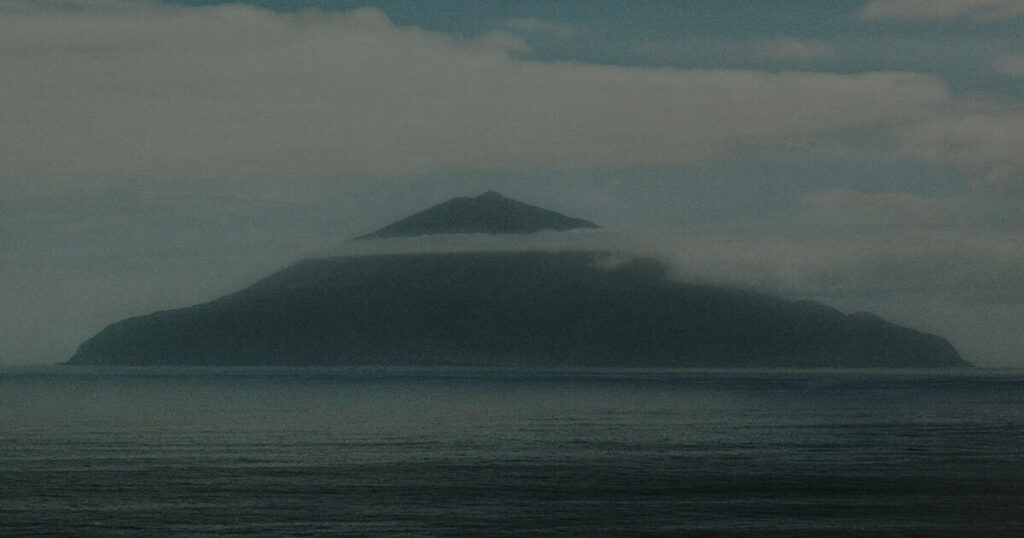 EN IMAGES - Les îles du désir (1/3) : Tristan Da Cunha par le photographe Richard Pak